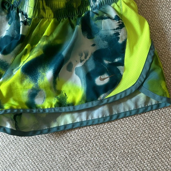 Nike Dry Fit Tie Dye Athletic Shorts - Picture 4 of 6
